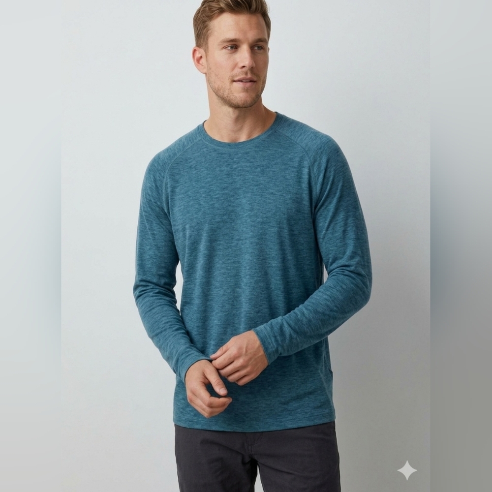 all in motion Men's Blue Long-Sleeve Crewneck Shirt
